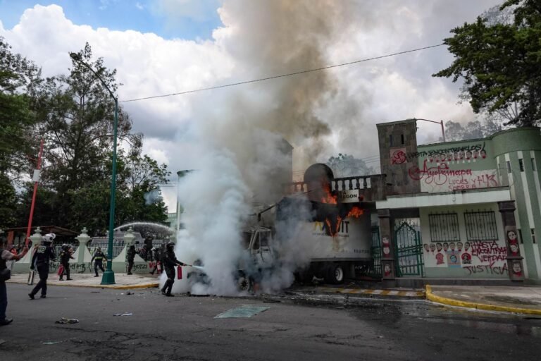 Ataque al campo militar 1-A: Escalada en la exigencia por Ayotzinapa