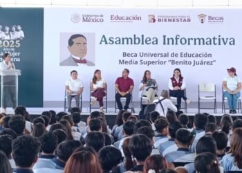 Invitan a jóvenes a registrarse en beca «Benito Juárez»