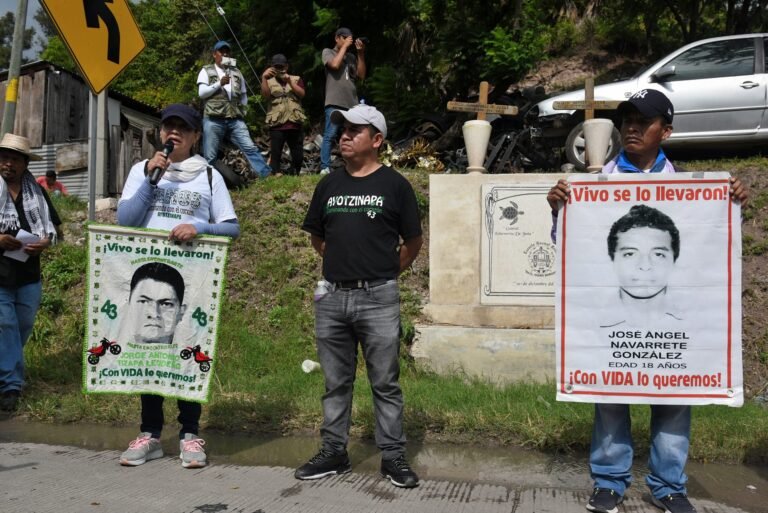 CNTE exige justicia por los 43 normalistas en Chiapas: once años sin respuestas claras