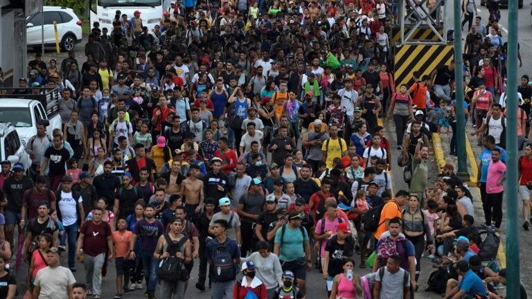 Caravana migrante en Tapachula: la desesperación impulsa un nuevo éxodo