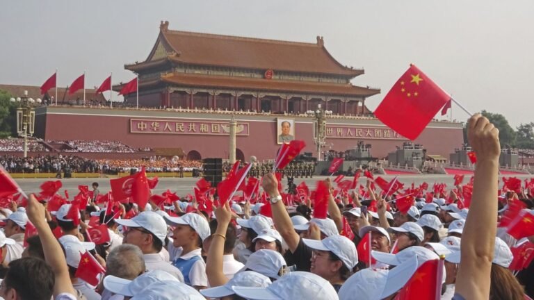 China conmemora victoria con desfile militar, exhibiendo poder y alianzas