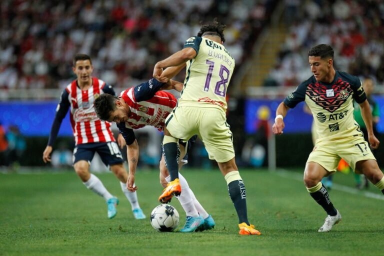 Chivas se impone en el clásico nacional: análisis de una victoria clave