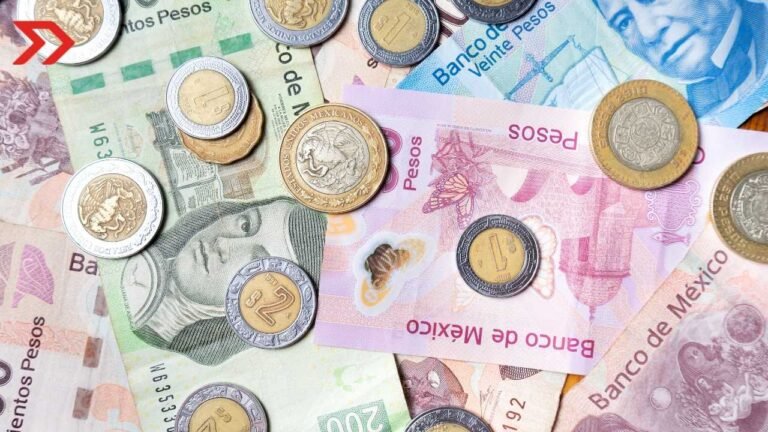 El peso mexicano inicia septiembre con ganancia mientras el oro roza récords históricos