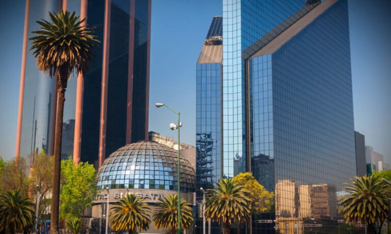 El peso mexicano y la BMV desafían la incertidumbre: Nuevos récords a la vista