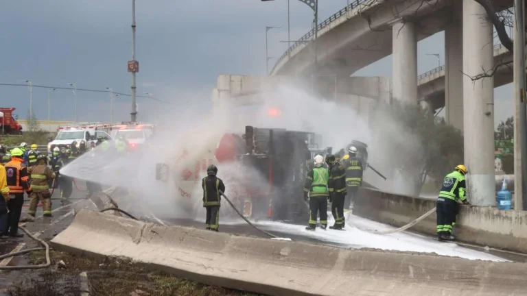 Explosión de pipa en Iztapalapa: Diez fallecidos y gestión de la emergencia