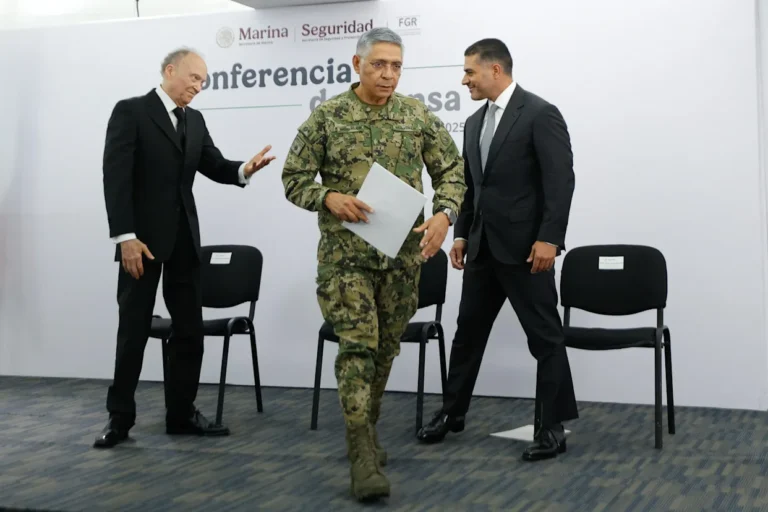 FGR vincula a proceso a 14 por el complejo entramado del huachicol fiscal