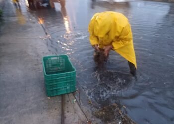 Hasta 80 centímetros de agua dejaron lluvias en zona de Cancún