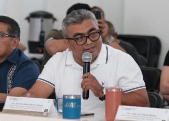 PLAYA DEL CARMEN: Impulsa regidor Novelo regular servicios y frenar venta ilegal de terrenos