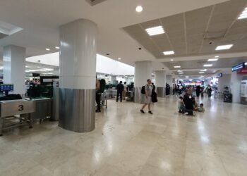 DE 660 A 354 VUELOS: Caen operaciones en el Aeropuerto de Cancún