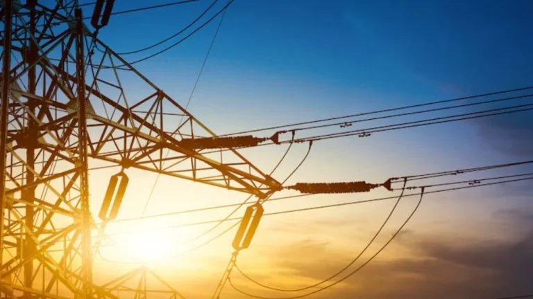 La CNE simplifica trámites energéticos: ¿Eficiencia regulatoria en México?