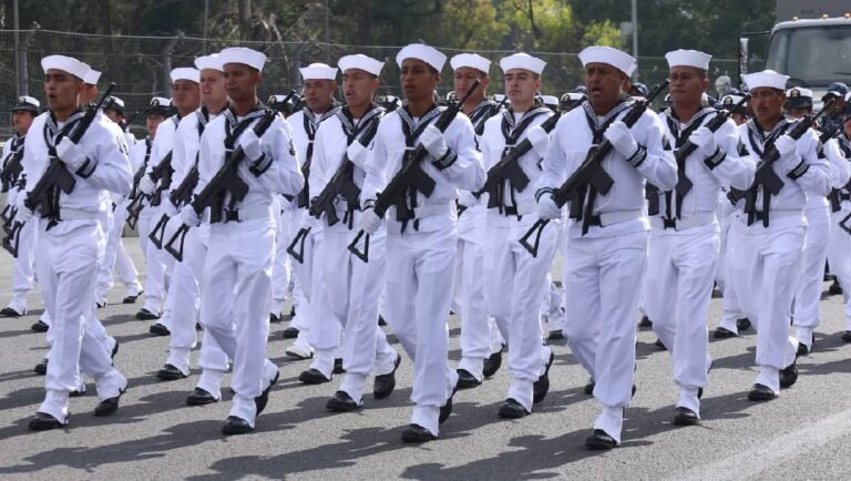 La Semar despliega su poder naval en la antesala del desfile del 16 de septiembre