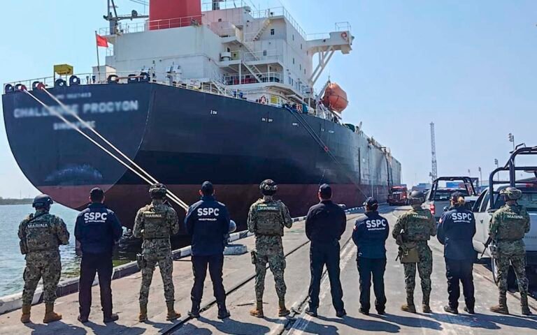 La justicia federal acorrala a contralmirante por red de huachicol y aduanas