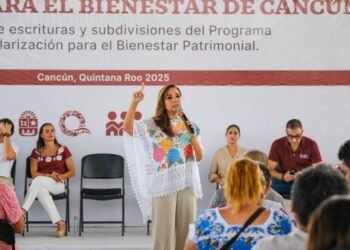 Entregan Mara y Ana Paty Peralta 303 títulos de propiedad