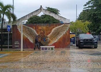PLAYA DEL CARMEN: Rinden homenaje a “abuelita heroína de Iztapalapa” con mural