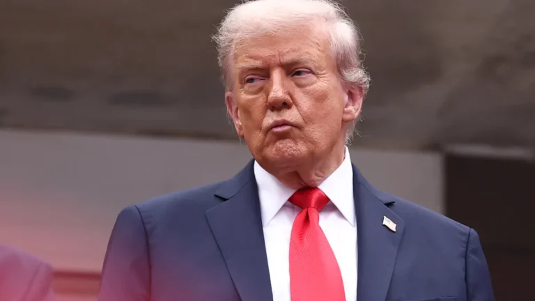 Trump amenaza con federalizar la policía de D.C. por disputa migratoria