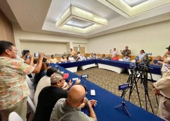 BACALAR EN DISPUTA: Empresarios y ejidatarios rechazan declaratoria de Área Natural Protegida