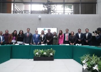 ACCESO LIBRE A PLAYAS: Comisión de Turismo aprueba iniciativa impulsada por Diego Castañón