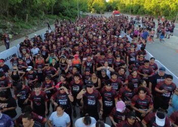 Realizan carrera pedestre en beneficio de la Cruz Roja