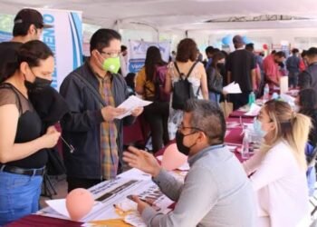 Ofrecen más de 2 mil vacantes en feria del empleo