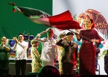 Vitorea Estefanía Mercado a héroes que nos dieron patria y libertad