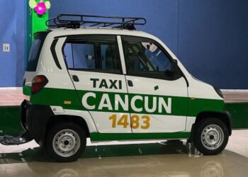 Analiza sindicato el uso de mini taxis en Cancún