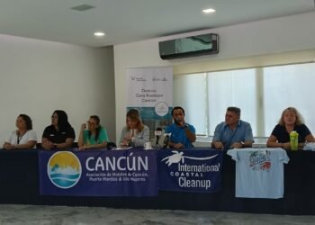 Cancún participa en la Limpieza Internacional de Costas 2025