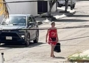 Asaltan a mujer en la céntrica SM-18 de Cancún (VIDEO)