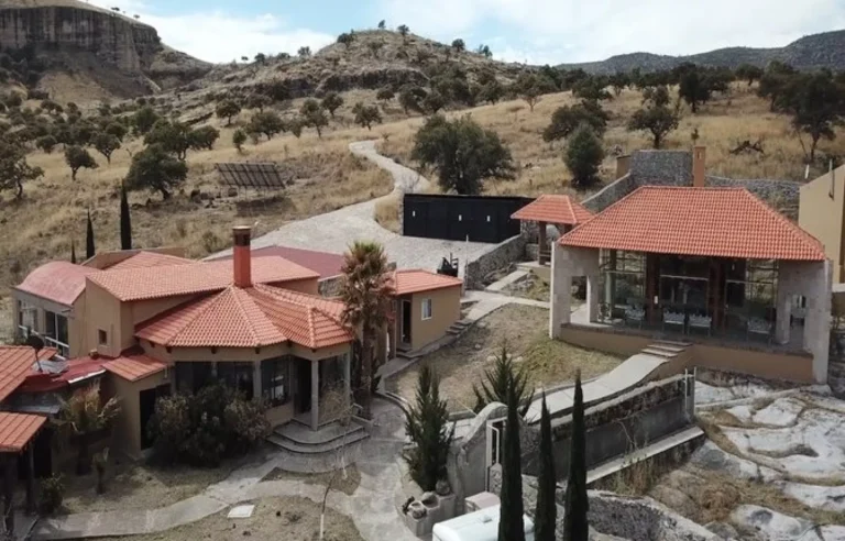 Amparo a rancho El Saucito: FGR obligada a devolver propiedad a César Duarte