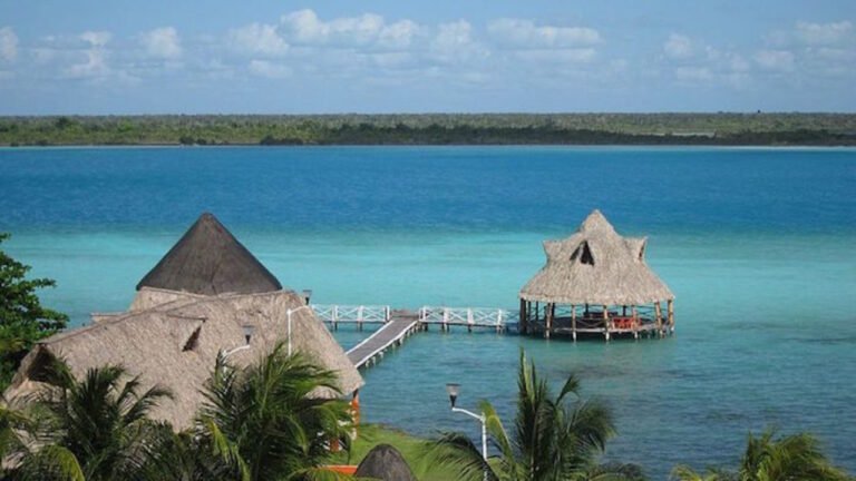 Bacalar: El Pueblo Mágico de Quintana Roo y su hotel secreto