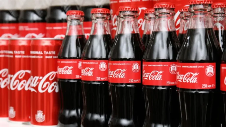 Coca-Cola impulsa reducción calórica: ¿Respuesta a impuesto a bebidas azucaradas?
