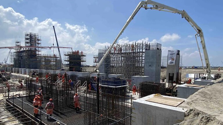 Debilidad petrolera lastra la construcción: Dieciséis meses de caída