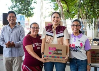 TRES MIL BENEFICIARIOS: Lleva Estefanía Mercado apoyos alimentarios a Villas del Sol