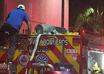 DOS INTOXICADOS: Explosión por fuga de gas genera pánico en Isla Mujeres