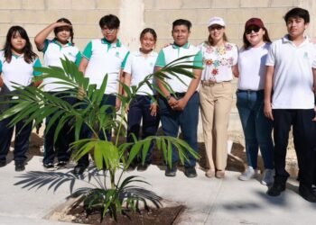 JORNADA DE ARBORIZACIÓN: Fomentan conciencia ecológica entre estudiantes en Isla Mujeres