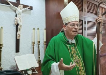 POR LIMITAR ACCESO A PLAYAS: Culpa obispo al Gobierno Federal por crisis turística en Tulum