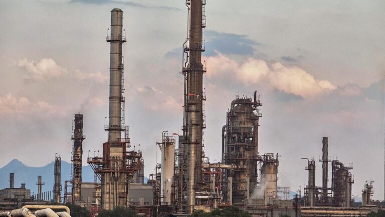 Pemex: Refinería de Tula, símbolo de un petróleo cada vez más costoso