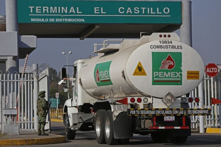Pemex: ¿Rescate financiero o barril sin fondo para México?