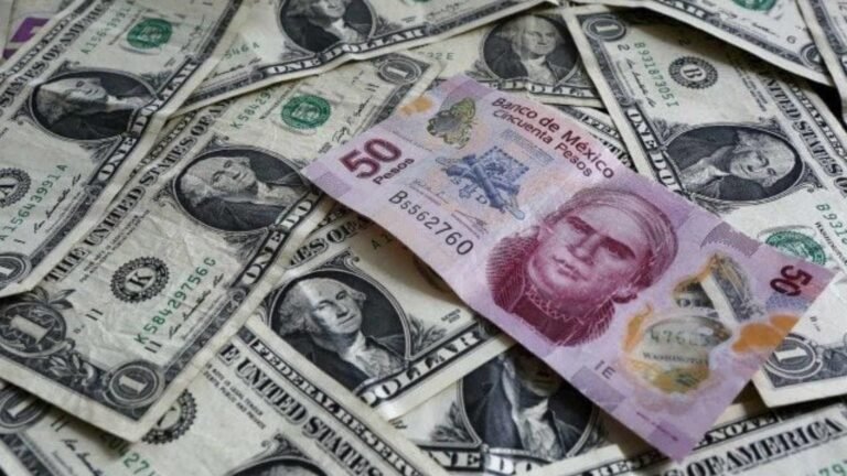 Presión en el tipo de cambio: El peso cede ante la advertencia de Jerome Powell