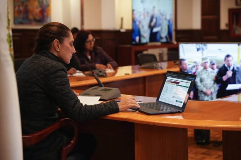 Sheinbaum encabeza despliegue de apoyo federal a damnificados por lluvias 2025