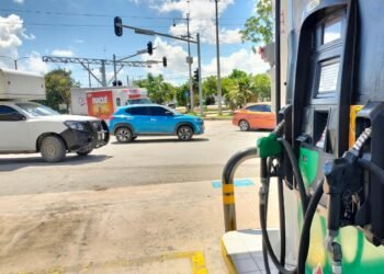 Gasolineras de Cancún permanecen cerradas por desabasto pero sí hay transporte
