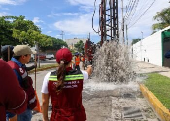 Supervisan desazolve de avenidas principales en Cancún