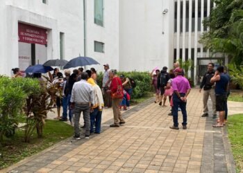 REGULARIZACIÓN EN PLAYA: Atienden a más de 3 mil 500 personas la primera semana