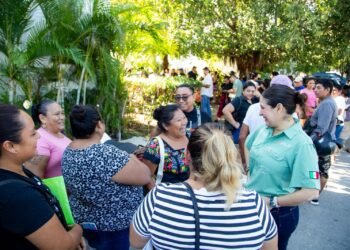 Estefanía impulsa la regularización histórica de viviendas en Playa del Carmen