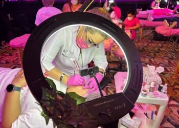 MES ROSA: Celebran a mujeres sobrevivientes de cáncer en “Iluminando tu lucha”