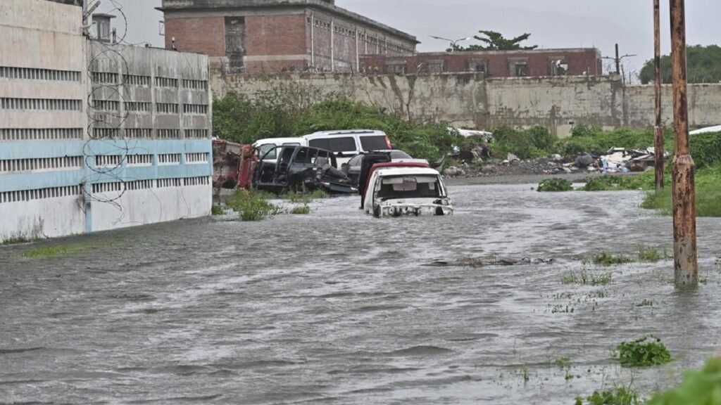 DEVASTACIÓN EN EL CARIBE: Melissa deja destrucción y caos en Jamaica 1 WhatsApp Image 2025 10 29 at 8.15.46 AM 1
