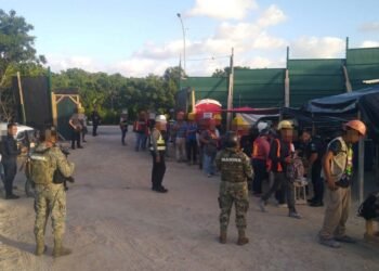 Realizan operativo en obra en construcción en Isla Mujeres