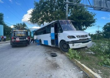TRÁGICO ACCIDENTE: Muere chofer aplastado por su camión en Puerto Aventuras