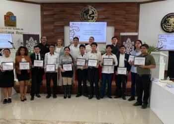 Realizan Debate Político Juvenil 2025 en Playa del Carmen