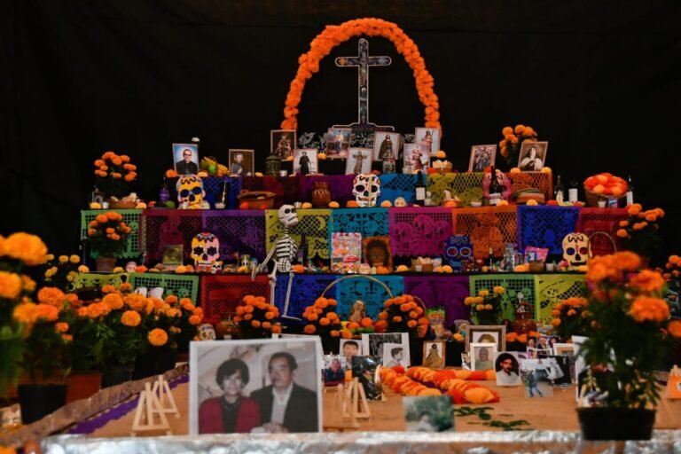 Día de Muertos 2025: El ritual que une a México y la verdad sobre los días festivos