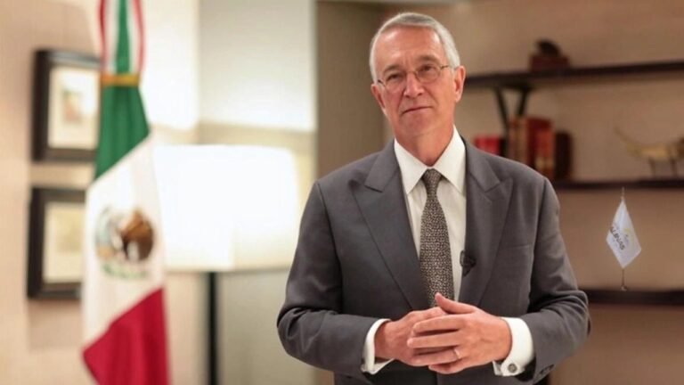 Juez regaña a Salinas Pliego y rechaza el uso de espionaje en litigio de Londres